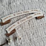 Napis w Dniu ślubu  chorągiewka do prac z makramy 11cmx3,5cm N124