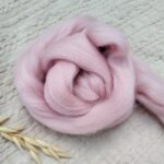 Wełna czesankowa jasny róż 100g