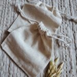 Worek lniany do prezentów z makramy