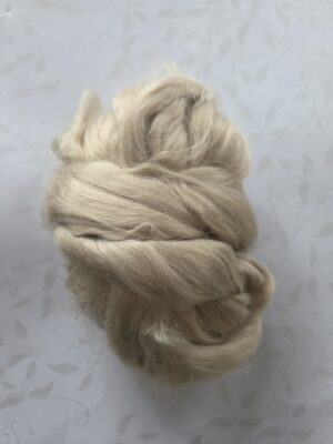 Czesanka wiskozowa do makramy jasny beż 50g