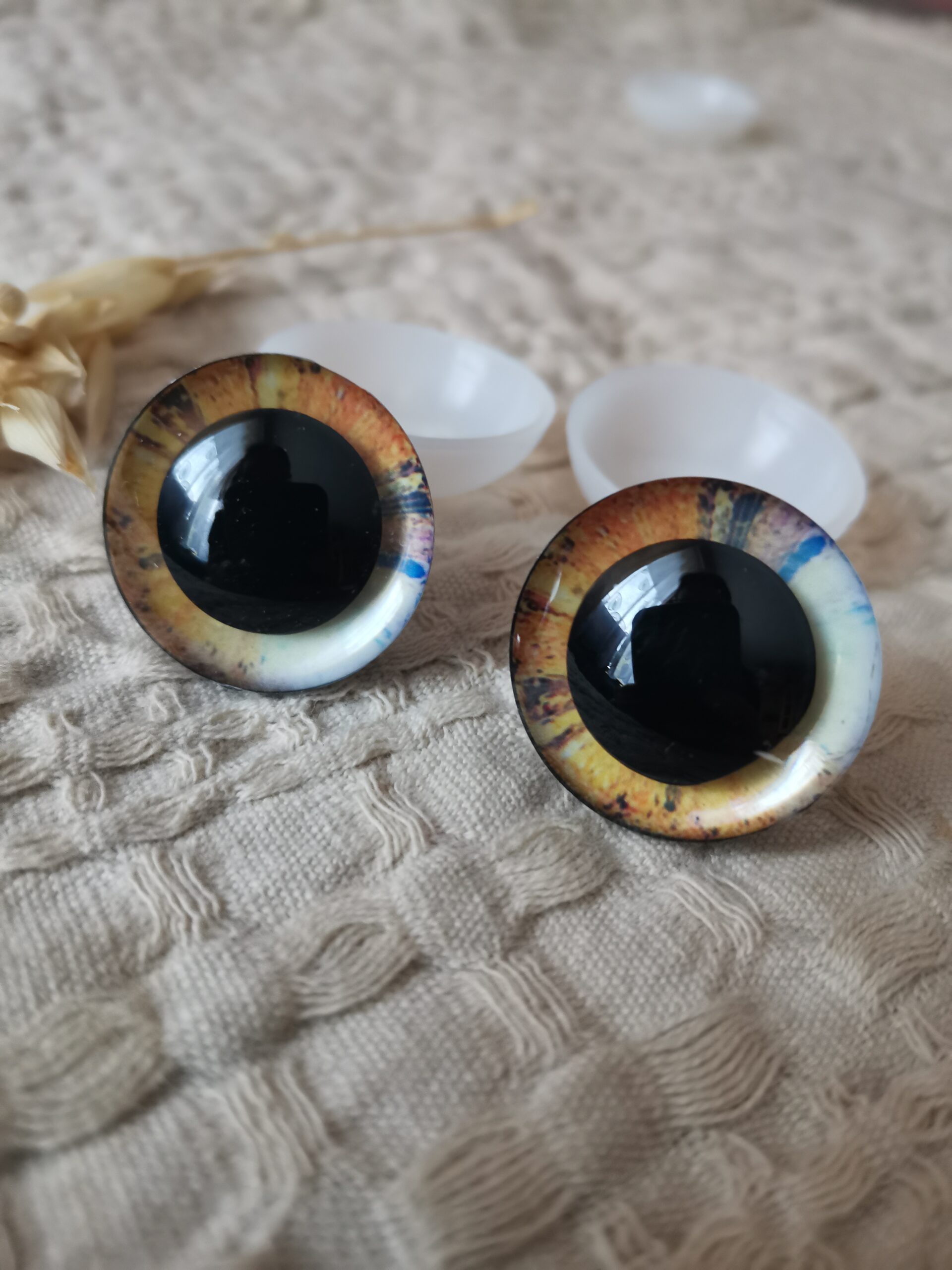 Makrama sowa oczy tęczowe żółte 25 mm O27