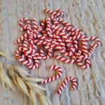 Cukierek laska dodatek do aniołków z makramy 2