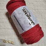 Sznurek do makramy 3mm czerwony ze złotą nitką Sznurex