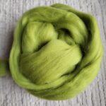 Wełna czesankowa kolor jasny zielony 100g