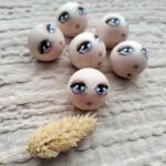 Malowana buźka główka do makramy Premium niebieskia B5