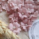 Kwiat premium pudrowy róż z materiału K2