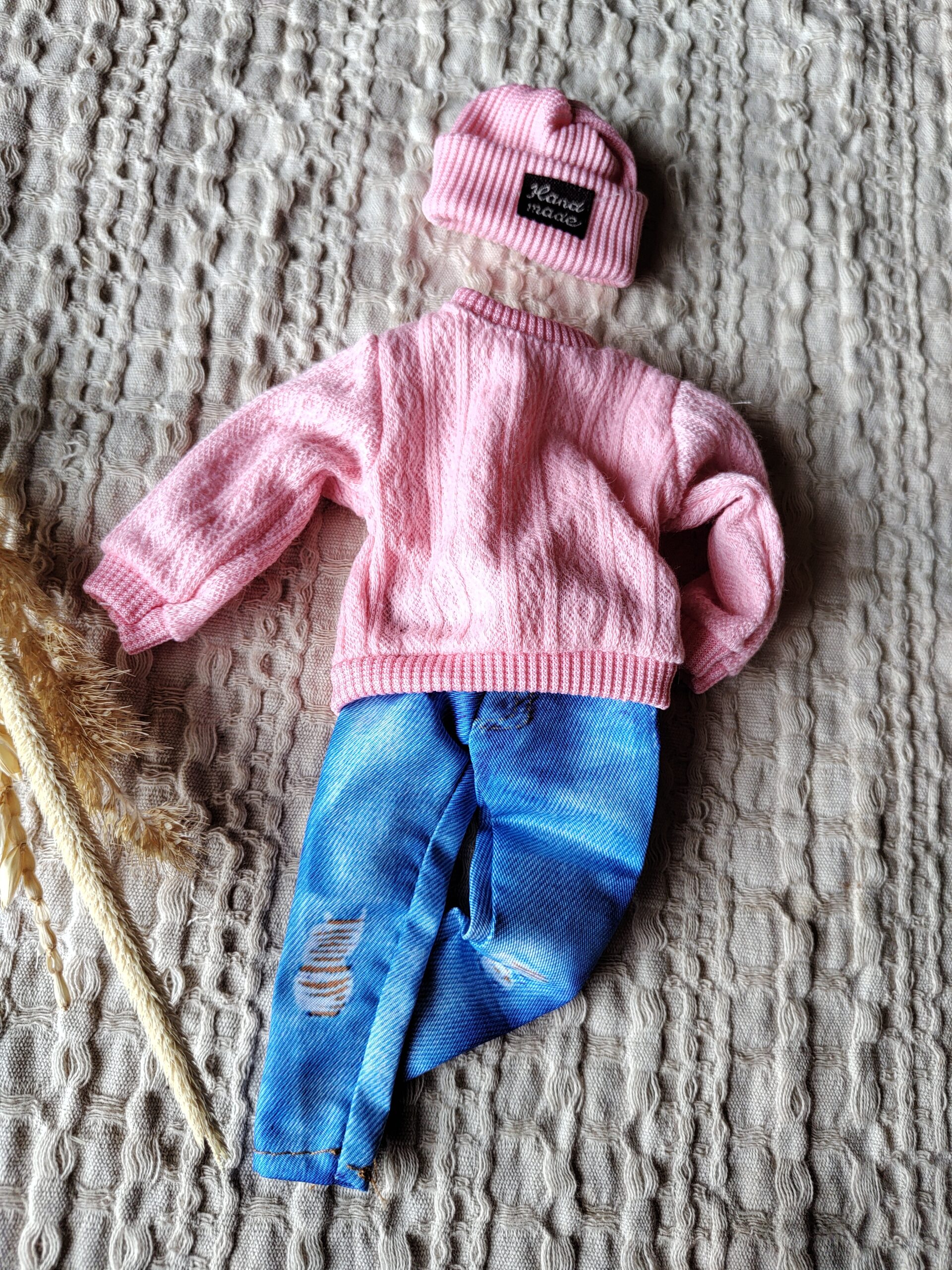 Ubranka dla lalek z makramy 3