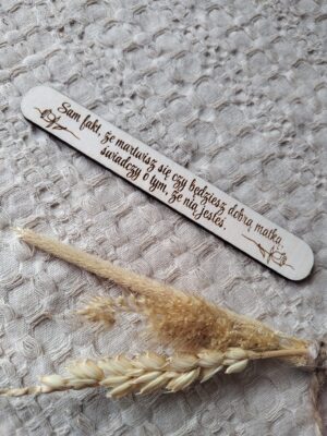 Tabliczka do ramki z makramy N187