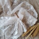 Tiul na metry koronka ecru z kwiatami T2