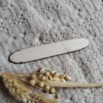 Tabliczka do ramki z makramy 12 x 2 cm 200 znaków P2