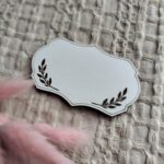 Tabliczka do makramy z HDF 8cm x 5cm  H55  110 znaków