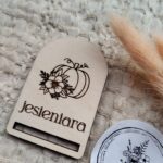 Zakładka do książki z makramy 7,5cmx5cm Z48