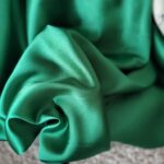 Satyna butelkowa zieleń 0,5m T51