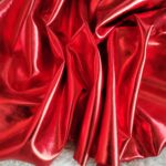 Tkanina błyszcząca czerwona 0,5m T57