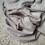 Tkanina połysk brokat beż 0,5m T66