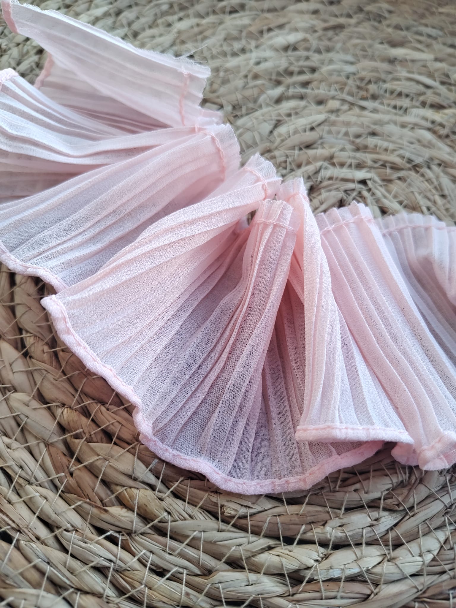 Tiul na metry do makramy blady brzoskwiniowy plisowany 0,5m T73