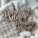 Drewniany napis do makramy na wielkanoc W2