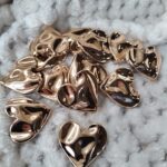 Serduszko ceramiczne z połyskiem złote 3 cm