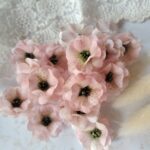 Kwiaty z bawełny nakrapiane 3cm blady róż K110
