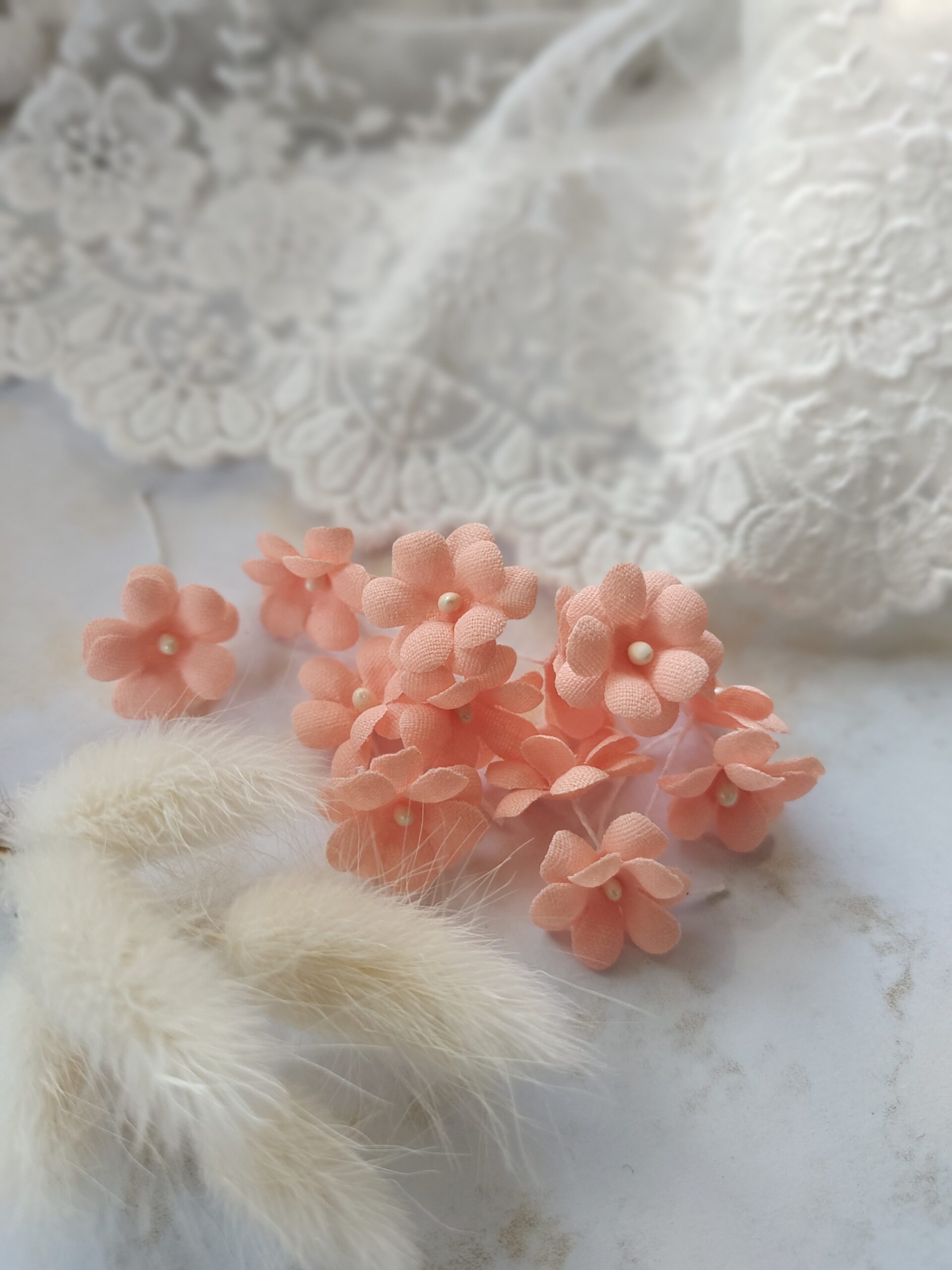 Kwiaty mini z tkaniny 5szt morela 1,5cm K99
