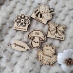 Drewniana tabliczka obrazek z imieniem 2,5cm do 3cm  N564