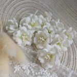 Kwiaty białe z foamiranu 3cm  K133