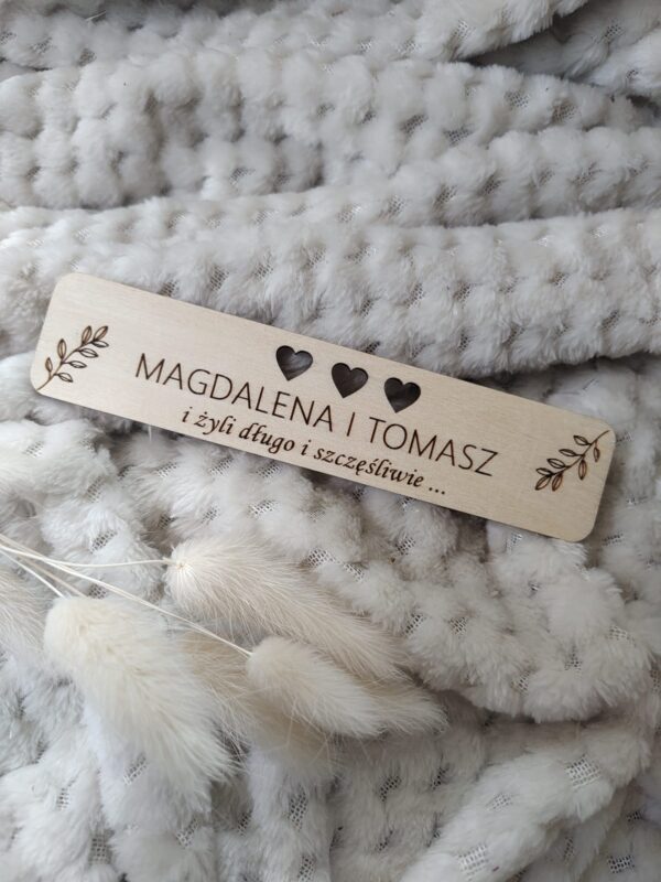 Drewniana tabliczka personalizowana 13,5cm x 3cm 20 znaków P90