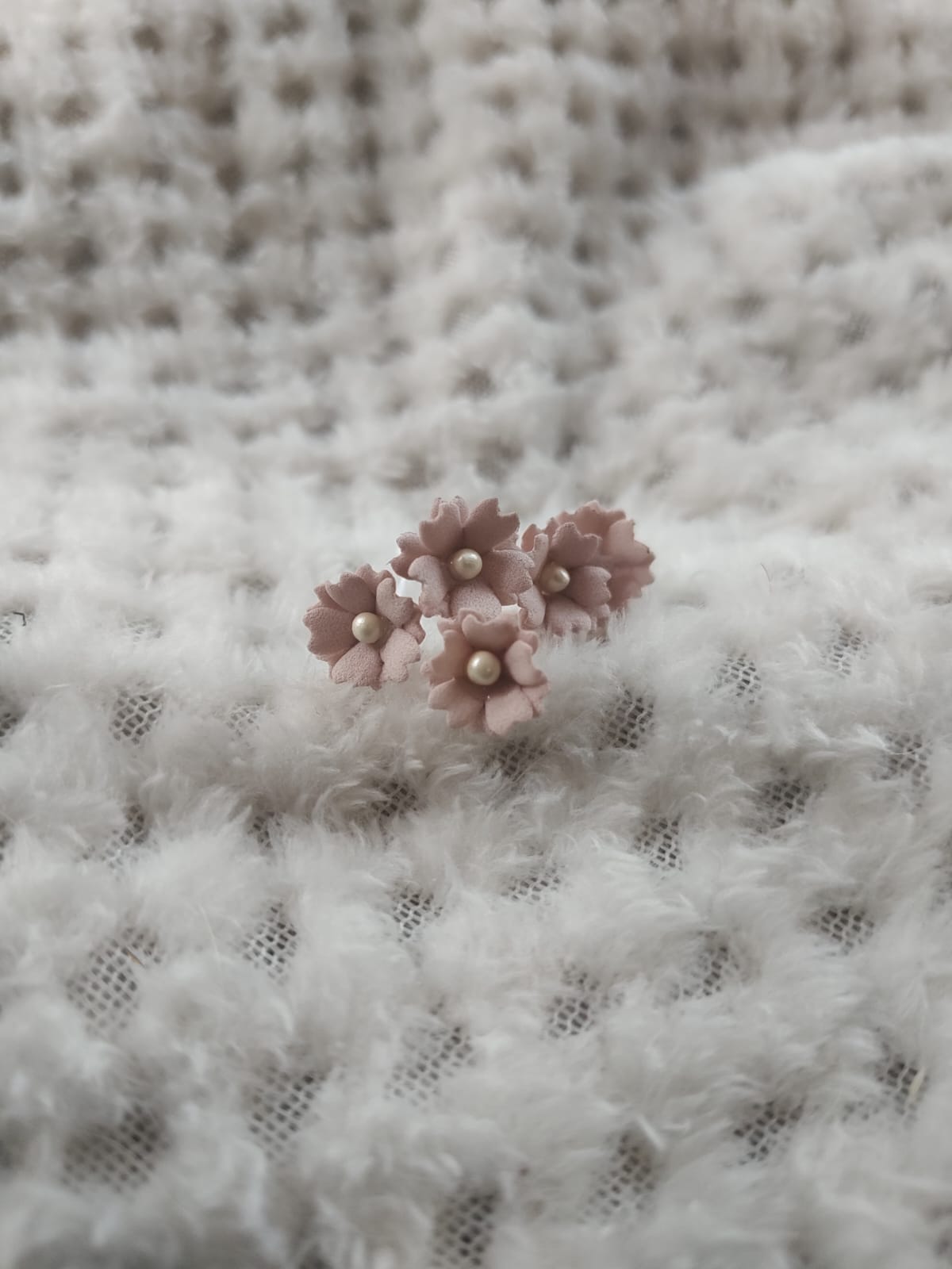 Mini kwiatki cappuccino 5 szt 1,5cm K141