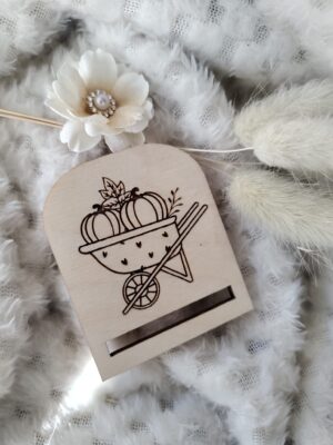 Drewniana zakładka do makramy  5,5cm x 4,5cm N673