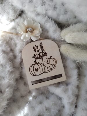 Drewniana zakładka do makramy  5,5cm x 4,5cm N674