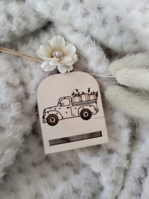 Drewniana zakładka do makramy  5,5cm x 4,5cm N675