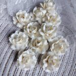 Kwiat z tkaniny ecru Premium 3cm  K142