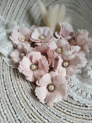 Kwiaty z foamiranu róż z cyrkoniami 3cm K143