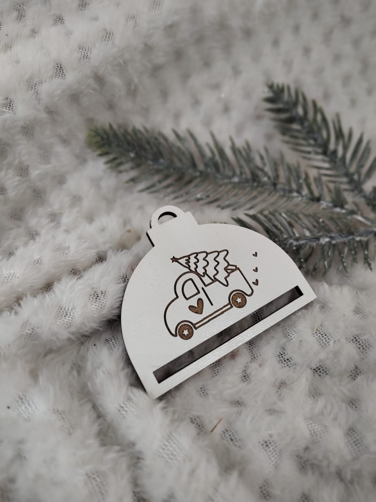 Półbombka makramy z HDF na Święta 7cm x 6cm KCH17