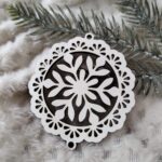 Zawieszka ażur do makramy z HDF na Święta 6,5cm KA1