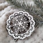 Zawieszka ażur do makramy z HDF na Święta 6,5cm KA3