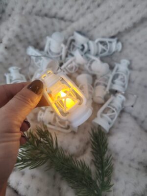 Latarenka biała świecąca do choinek i skrzatów 6cm