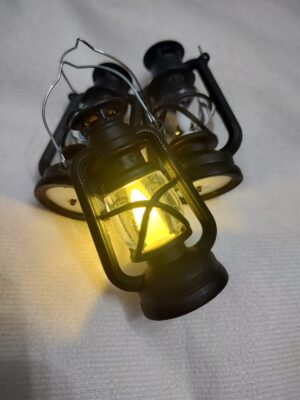 Latarenka czarna świecąca do choinek i skrzatów 6cm