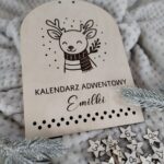 Kalendarz adwentowy ze sklejki 25cm x 20cm  35 znaków N827