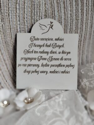 Tabliczka z własnym napisem na I Komunię Świętą z HDF 9cm x 8cm 110 znaków H410