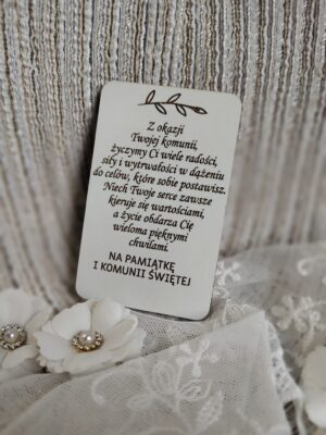 Tabliczka z własnym napisem na I Komunię Świętą z HDF 8cm x 5cm 70 znaków H411