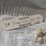 Tabliczka na I Komunię Świętą ze sklejki 12,5cm x 2,8cm 35 znaków PK7