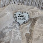 Tabliczka serduszko na I Komunię Świętą z HDF 3cm  20 znaków H421