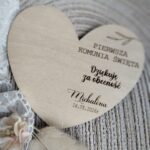 Podziękowanie z magnesem ze sklejki 9cm x 7,5cm 35 znaków PK16