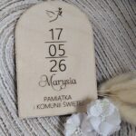 Tabliczka na I Komunię Świętą ze sklejki 11cm x 7,5cm 35 znaków N930