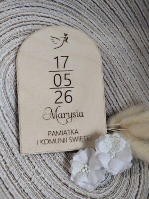 Tabliczka na I Komunię Świętą ze sklejki 11cm x 7,5cm 35 znaków N930