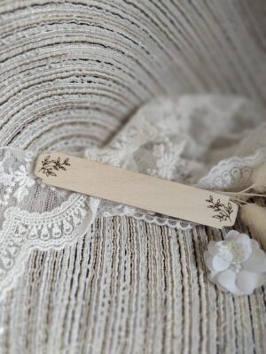 Tabliczka personalizowana ze sklejki 11cm x 2cm  35 znaków N943