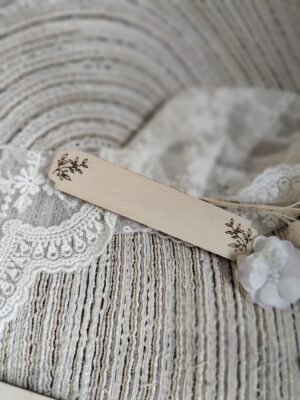 Tabliczka personalizowana ze sklejki 9,5cm x 2cm  35 znaków N945