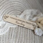 Tabliczka na I Komunię Świętą ze sklejki 14cm x 3cm  35 znaków N946