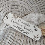 Tabliczka na I Komunię Świętą z HDF 12cm x 3,5cm  35 znaków H465